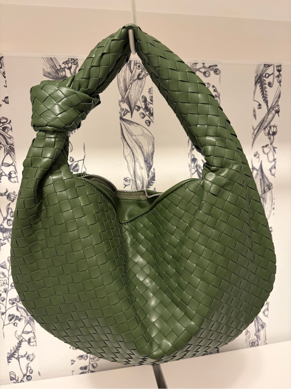 Green woven vegan leather shoulder bag